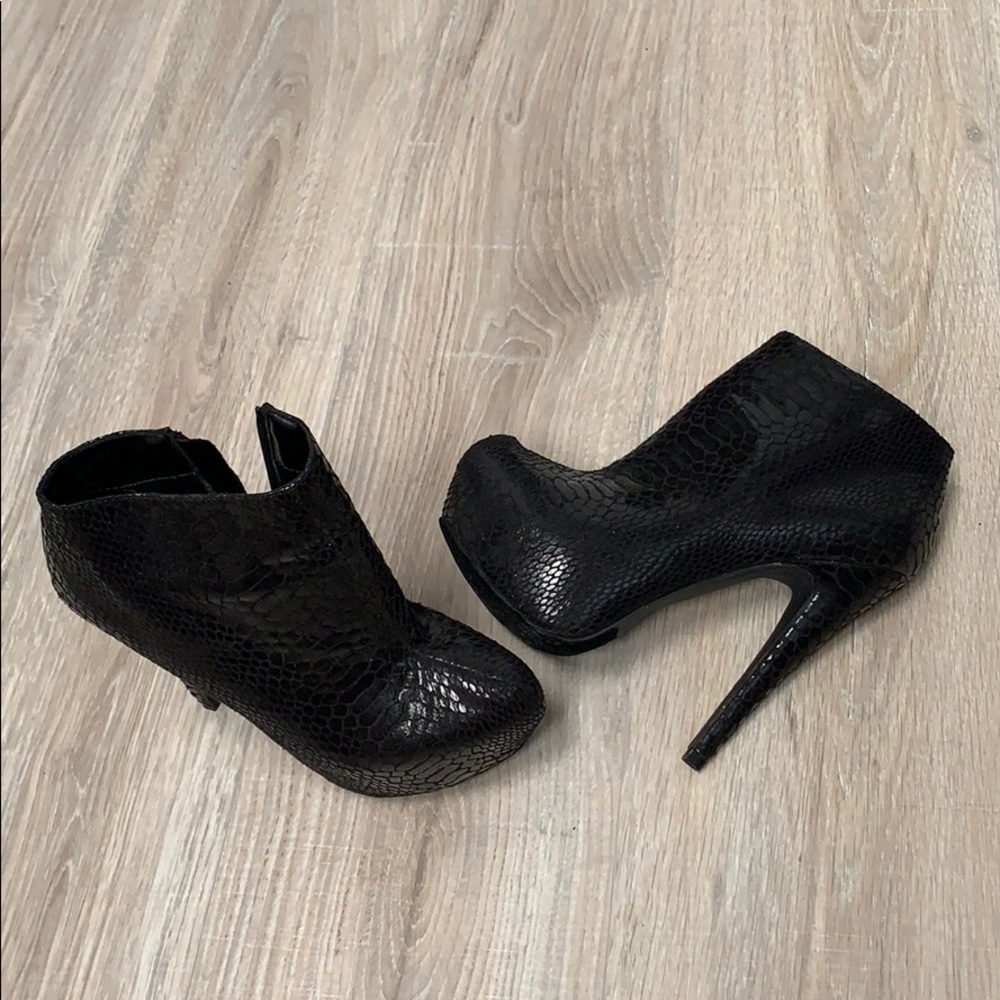 Snake skin Bootie